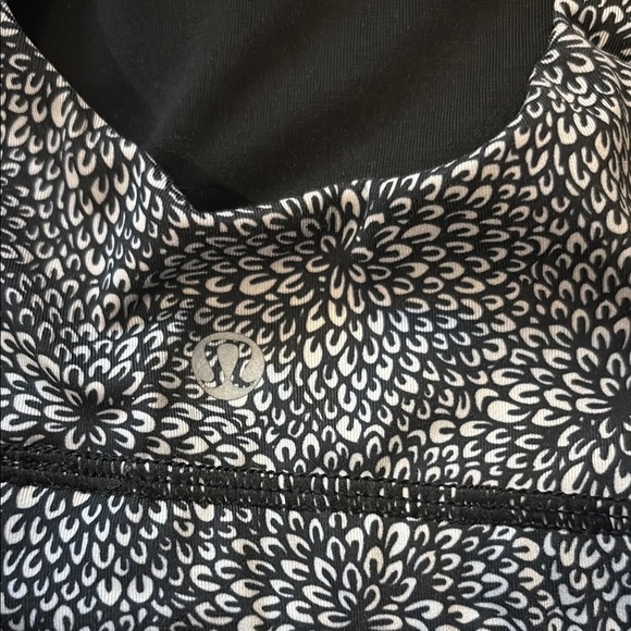 Lululemon Black and White Floral Sports Bra - Picture 3 of 4